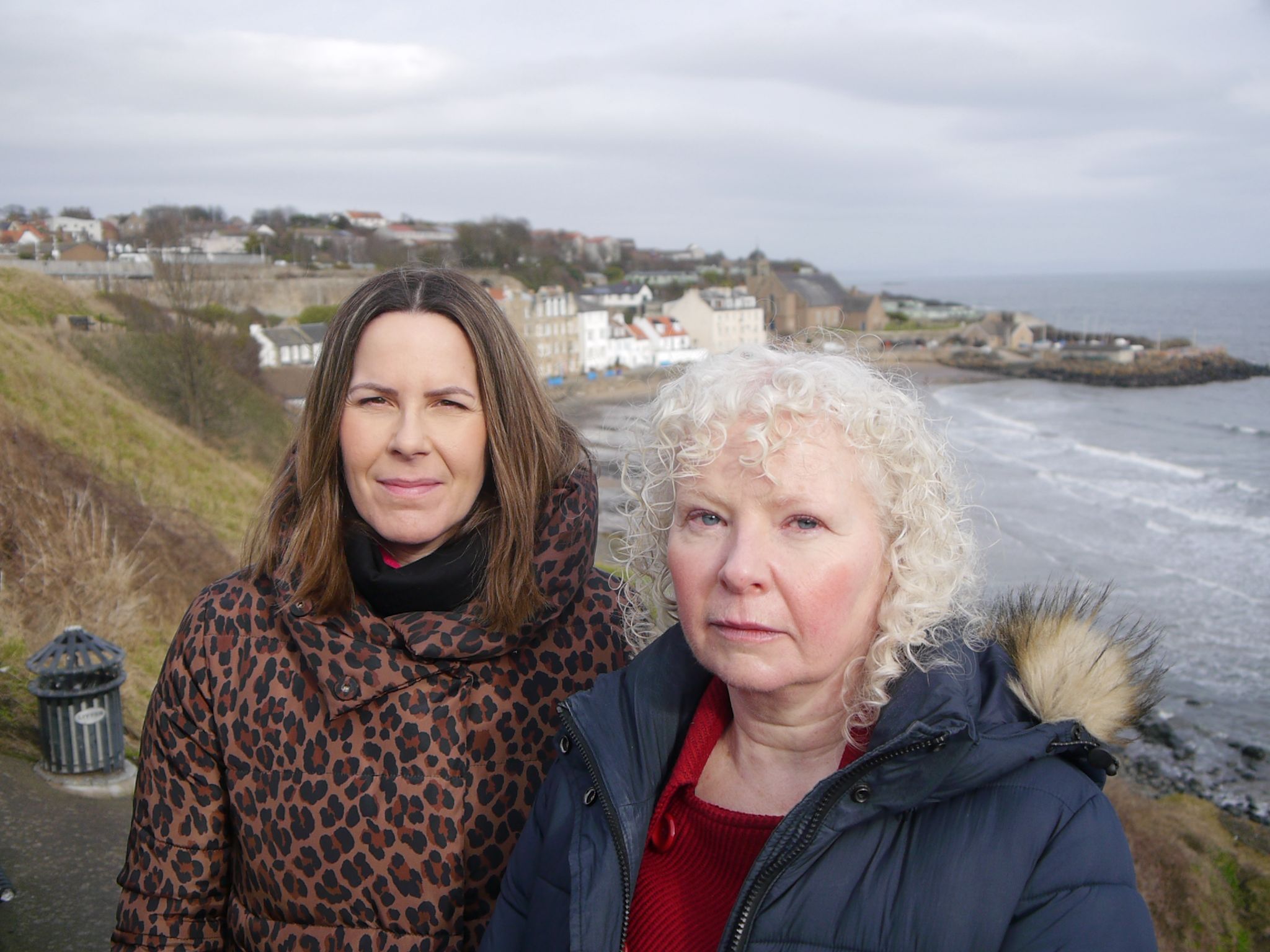 Melanie Ward MP and Claire Baker MSP at Kinghorn Harbour Beach